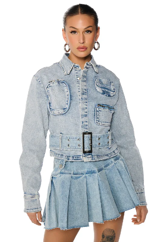 IT HAS POCKETS DENIM JACKET